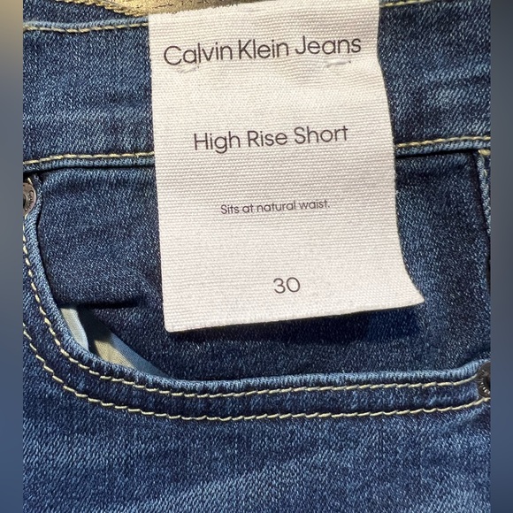NWT Calvin Klein Jeans High Rise Denim Shorts Stretch Size 30 Blue - Picture 2 of 8